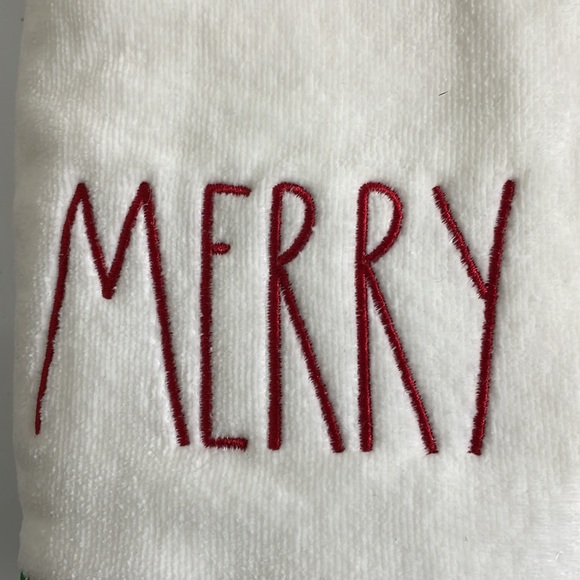 Rae a Dunn set of  2 hand towels NWT - Picture 3 of 3